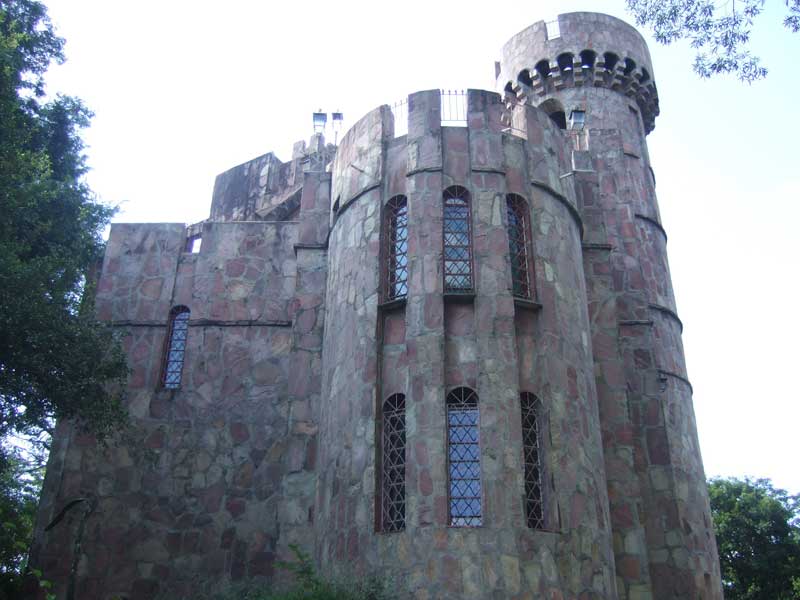 Exklusive Burg in der deutschen Kolonie Independencia zu verkaufen - Immobilien Paraguay